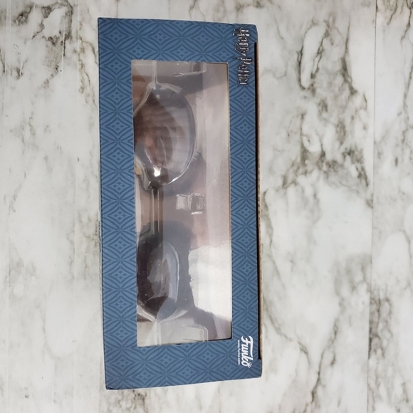 Funko Rubeus Hagrid & Harry Potter Vinyl Figures - Picture 4 of 5